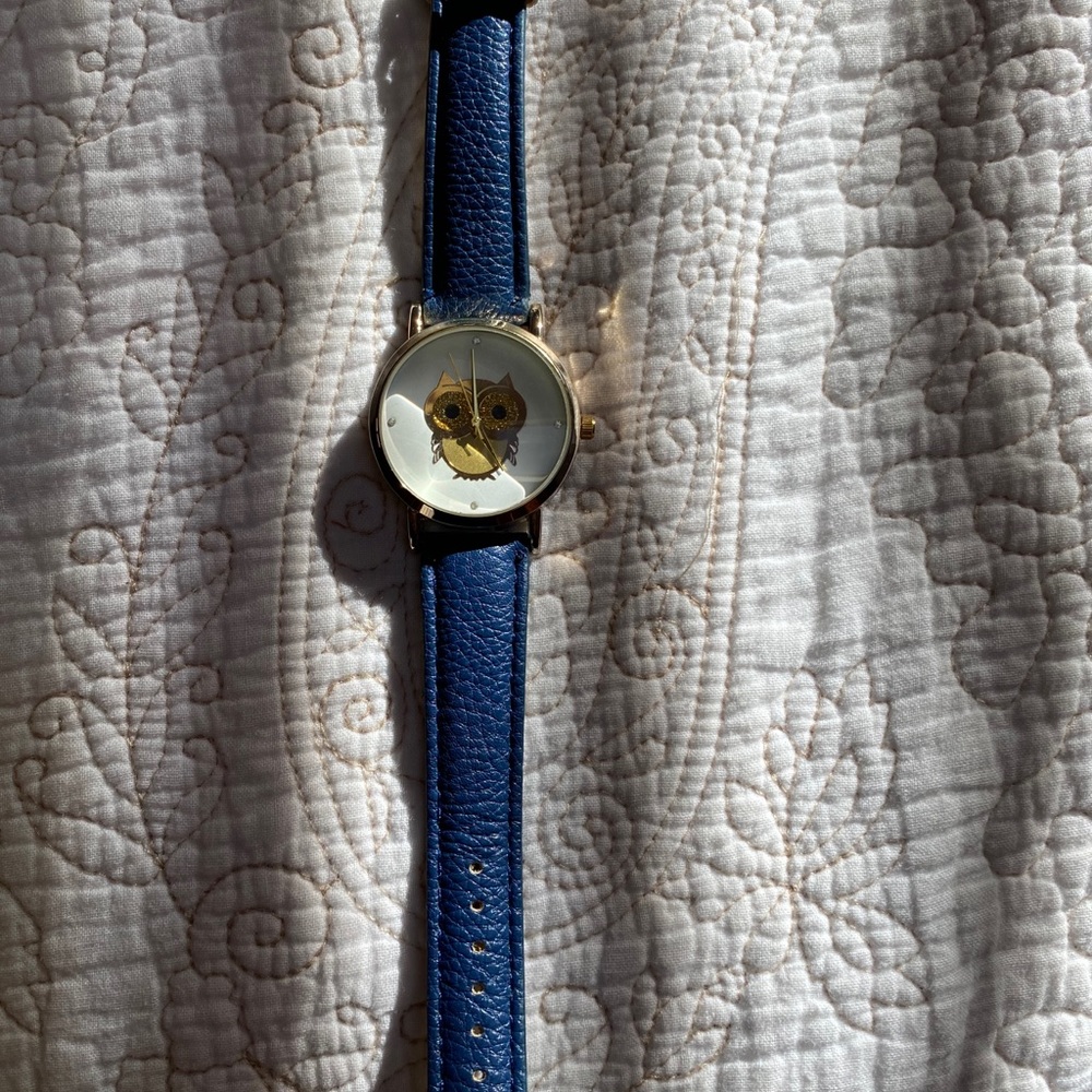 Leatherette Watch - Picture 3 of 3